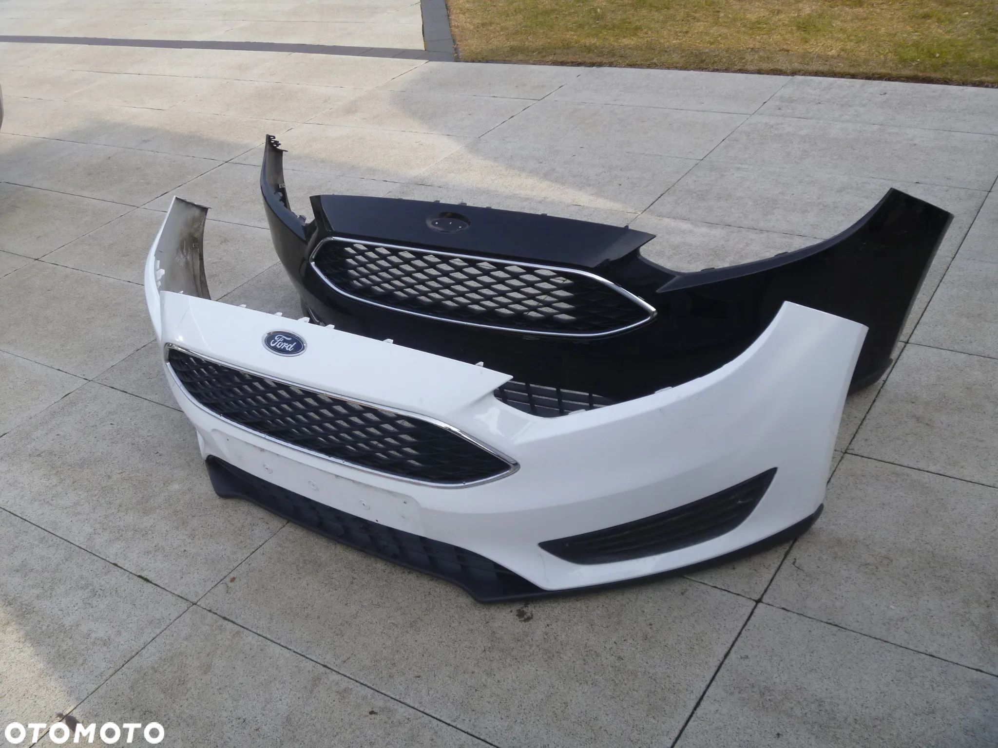 FORD FOCUS MK3 LIFT ZDERZAK PRZEDNI ATRAPA KRATKI ORYGINAŁ - 1