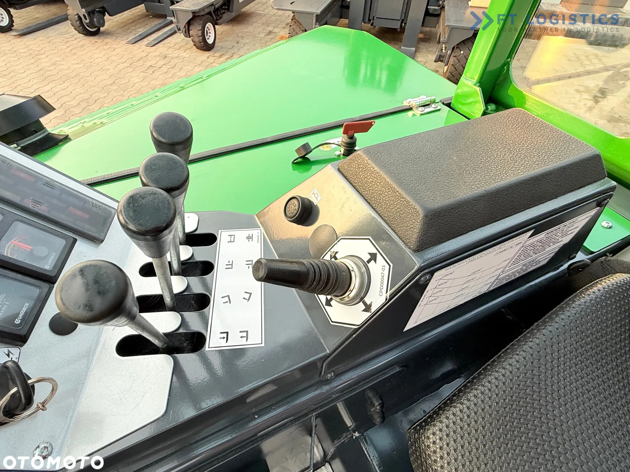 Combilift C4000CB / TRIPLEX - 5200MM / GAS / WOLNY SKOK / POZYCJONER WIDEŁ / PRZESUW WIDEŁ / WYSOKOŚĆ 2450MM / JAK NOWY - 18