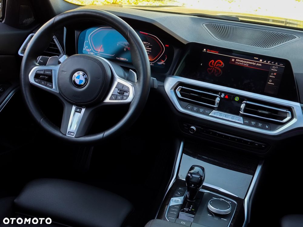 BMW Seria 3 330i xDrive Luxury Line sport - 12