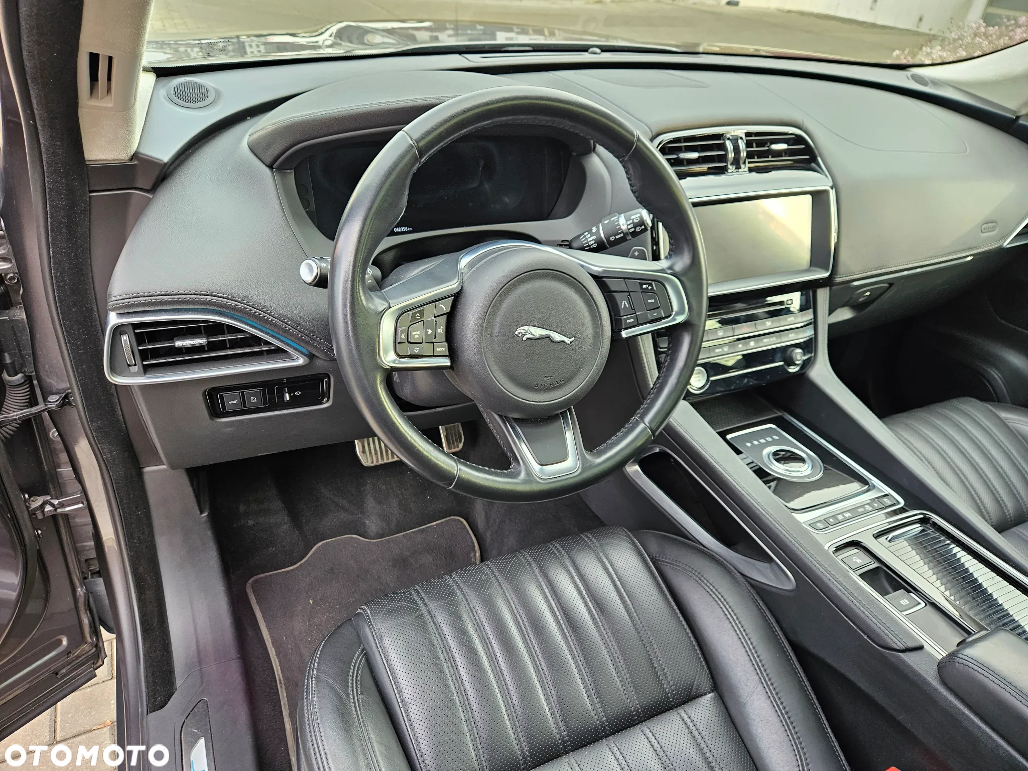 Jaguar F-Pace 30t AWD Prestige - 9