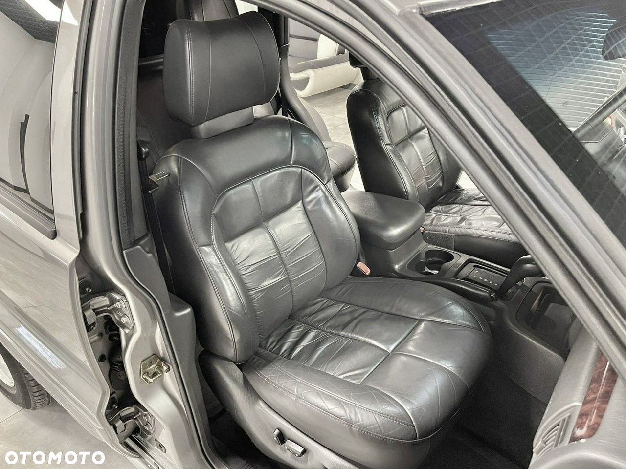 Jeep Grand Cherokee - 37