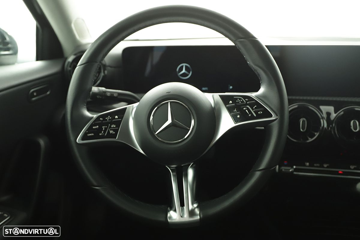 Mercedes-Benz A 200 Standard - 13