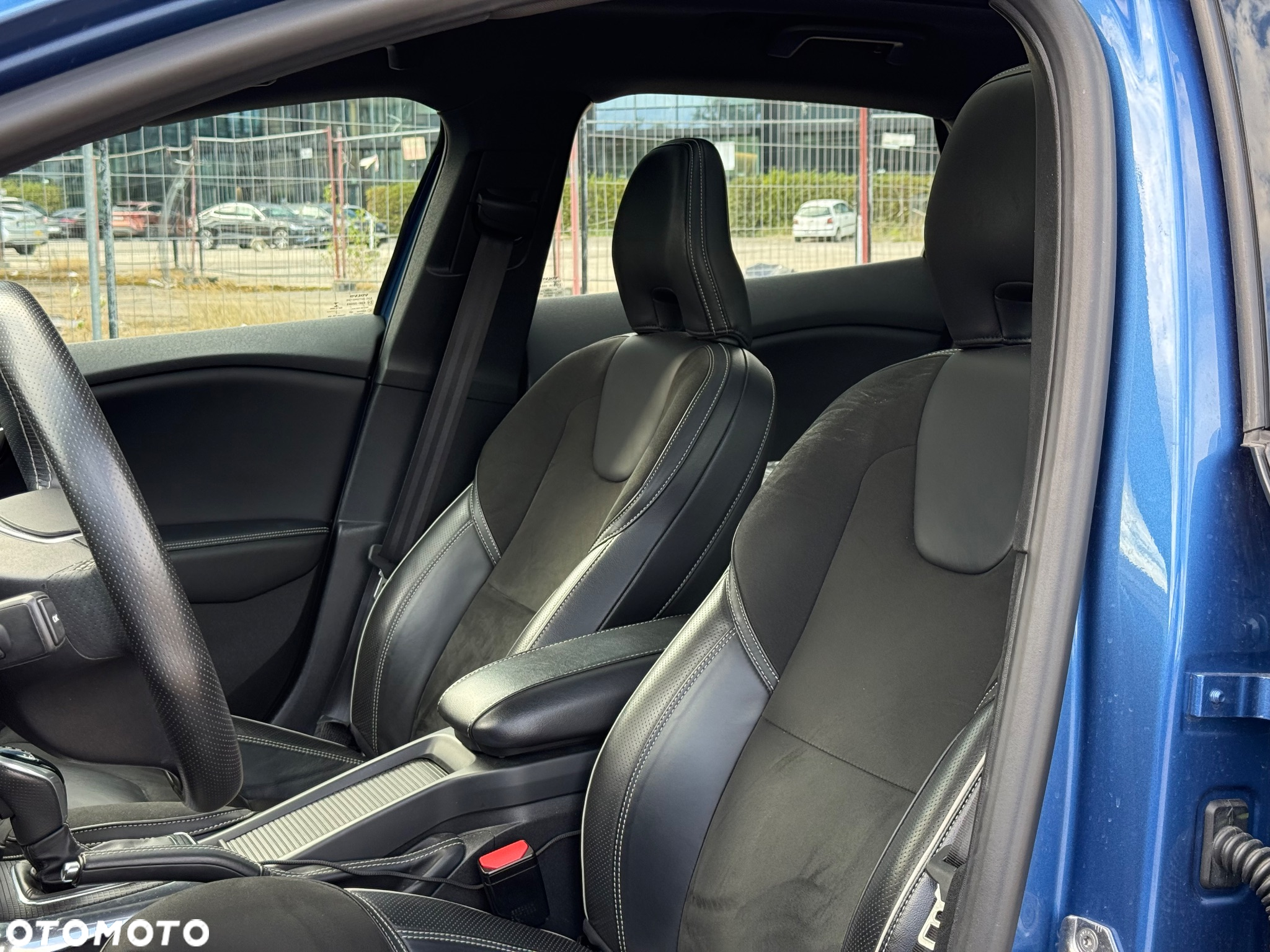 Volvo V40 T4 Drive-E R-Design Momentum - 10