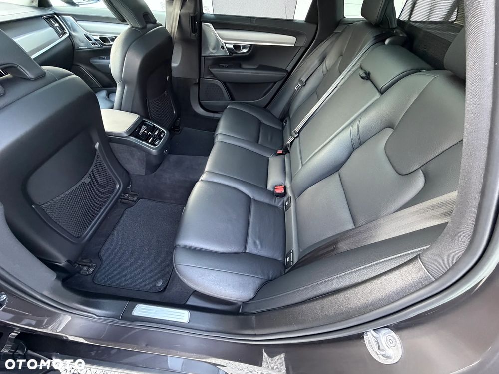 Volvo V90 Cross Country B5 D AWD Ultimate - 33