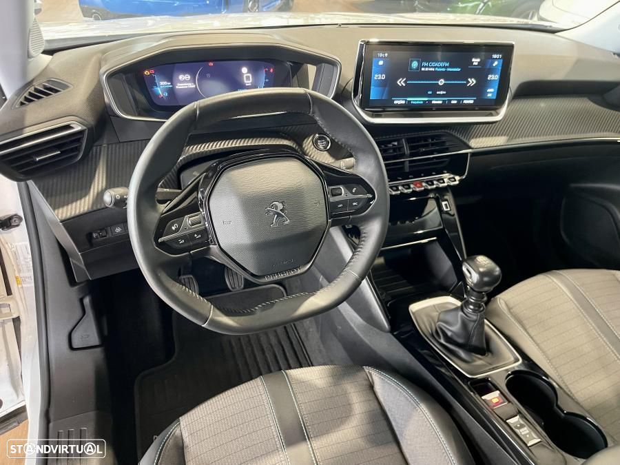 Peugeot 2008 1.2 PureTech Allure - 10