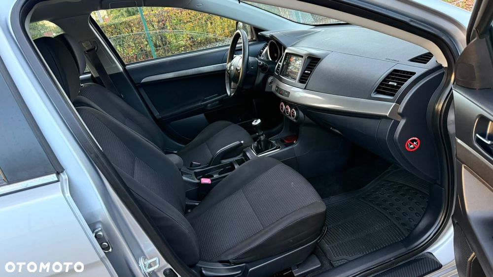 Mitsubishi Lancer - 8