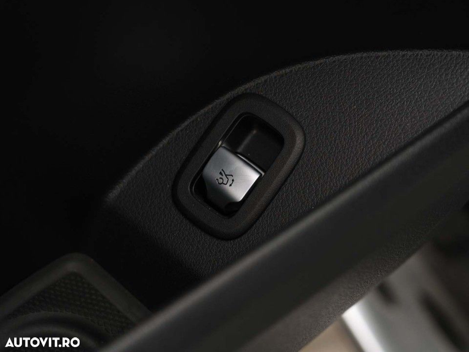 Mercedes-Benz GLC - 22