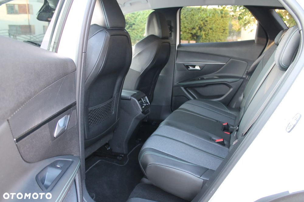 Peugeot 3008 PureTech 130 Stop & Start GPF Allure Business-Paket - 22