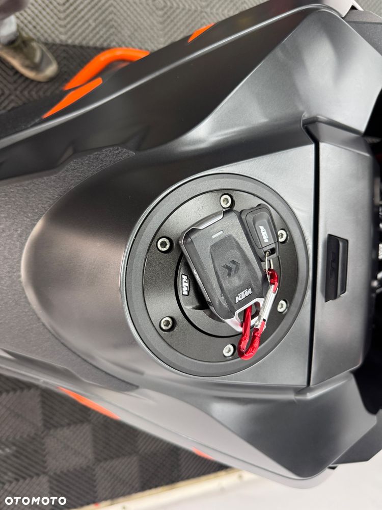 KTM Super Adventure - 25