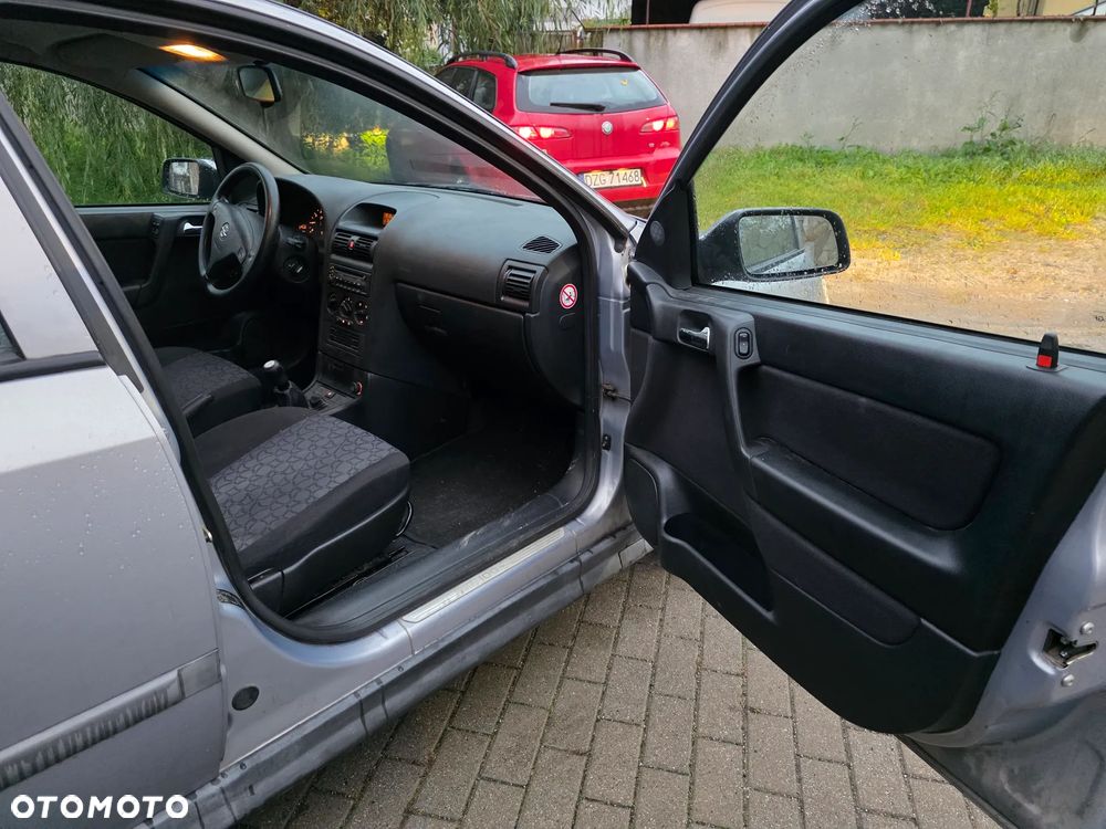 Opel Astra II 1.8 Elegance - 13