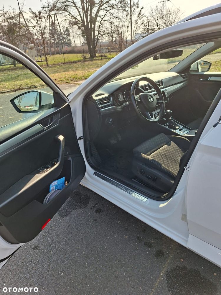 Skoda Superb 2.0 TDI Style DSG - 9