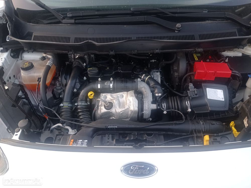 Ford Transit Courier - 14