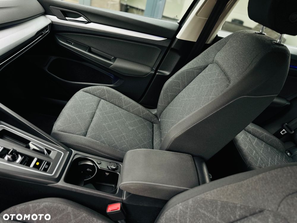 Volkswagen Golf - 6