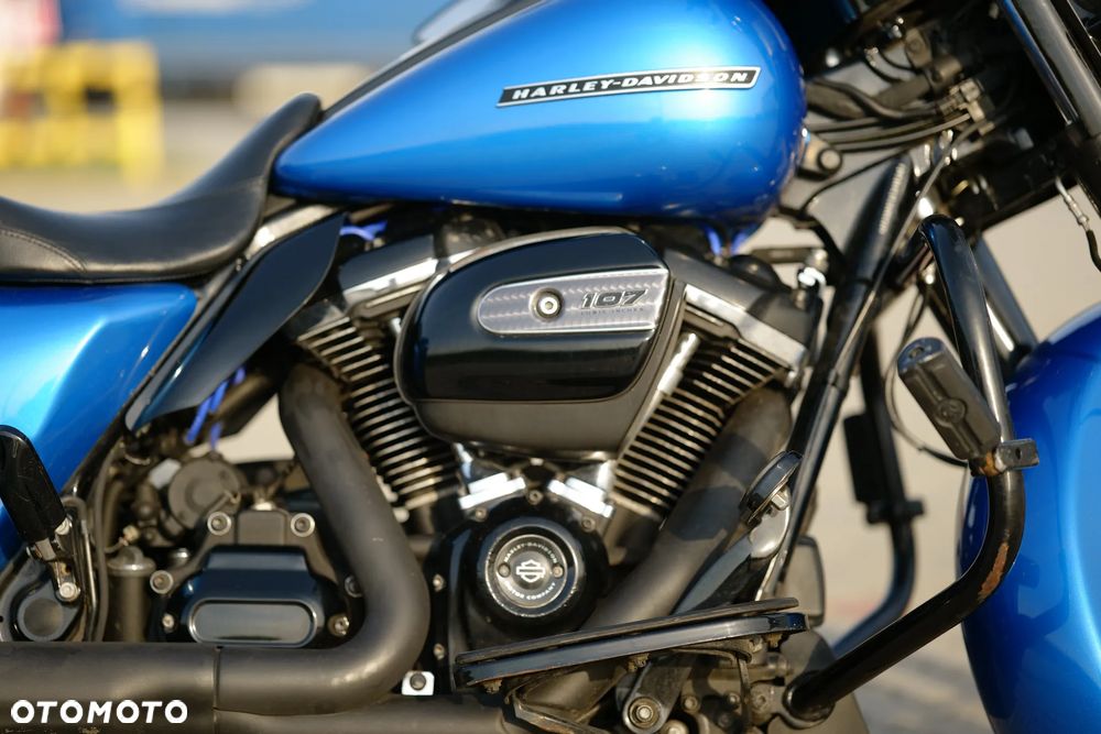 Harley-Davidson Touring Street Glide - 11