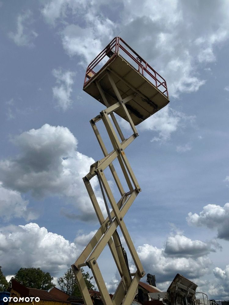 JLG 26 MRT - 16