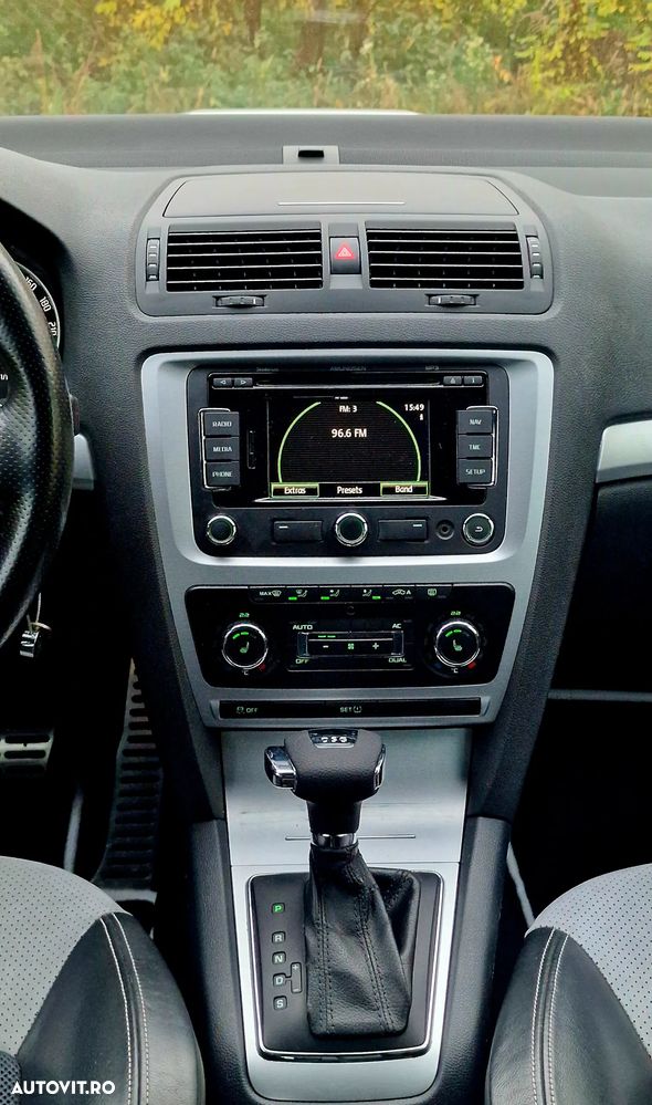 Skoda Octavia 2.0 TDI DPF DSG RS - 16
