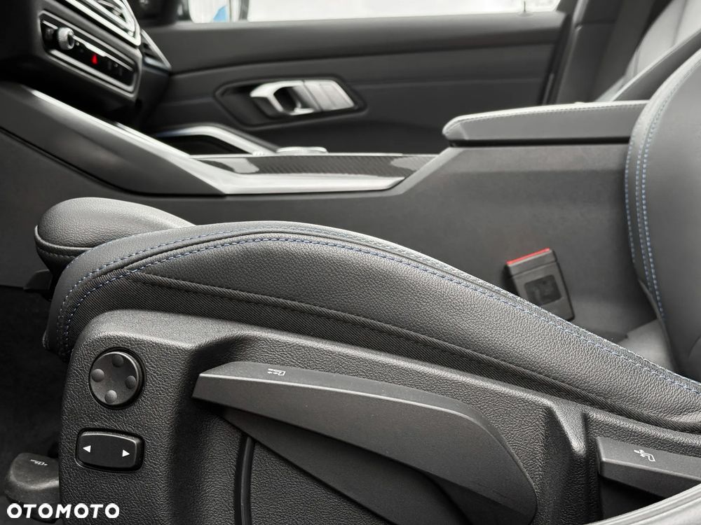 BMW Seria 3 320d Touring xDrive M Sport - 31