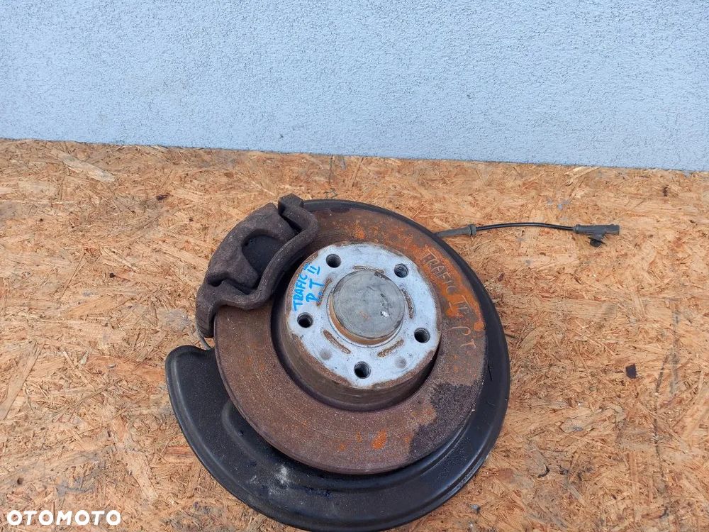 Piasta Tylna Prawa Tył Zacisk Hamulcowy Prawy Opel Vivaro A Trafic II Primastar 2001-2014