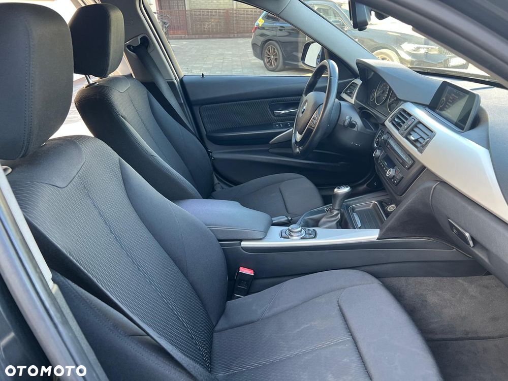 BMW Seria 3 320d Efficient Dynamics - 9