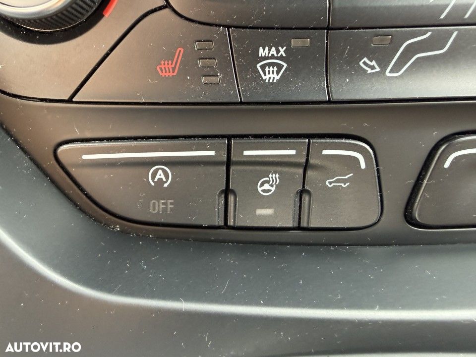 Ford Kuga 2.0 TDCi 4WD Powershift ST-Line - 31