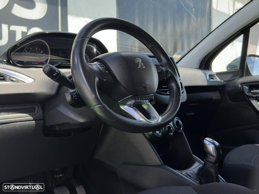 Peugeot 208 1.2 PureTech Style - 11