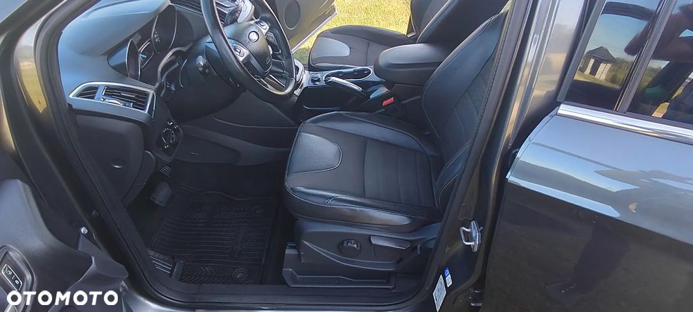Ford Kuga - 10