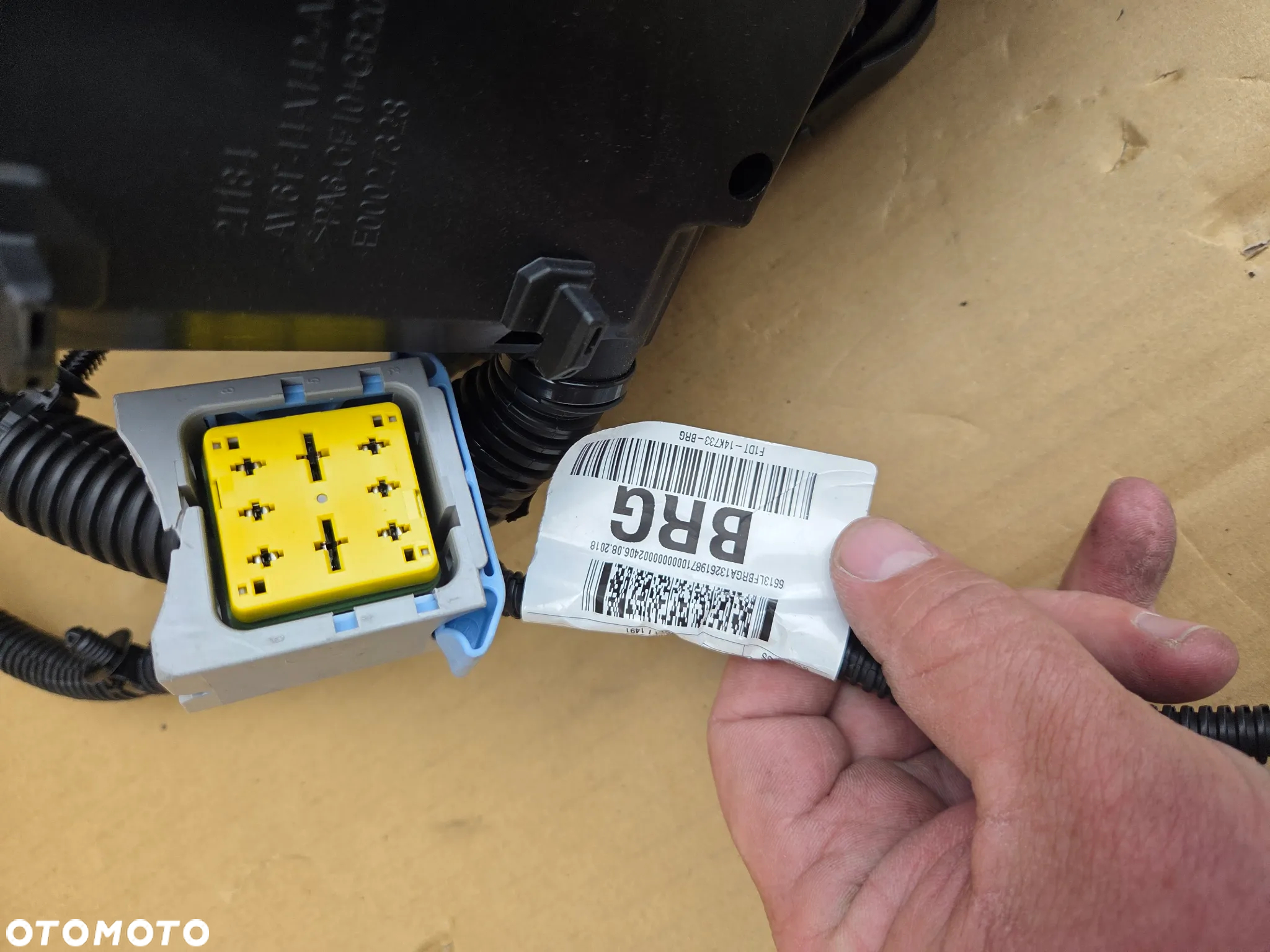 wiązka instalacja Ford C-Max II C344 2058234 F1DT-14K733-BRG AV6T-14A067-AD F1DZ-14290-W skrzynka bezpieczników BSI - 9