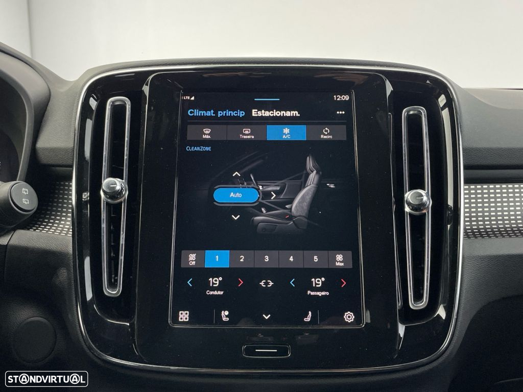 Volvo XC 40 Recharge Twin Pro - 16