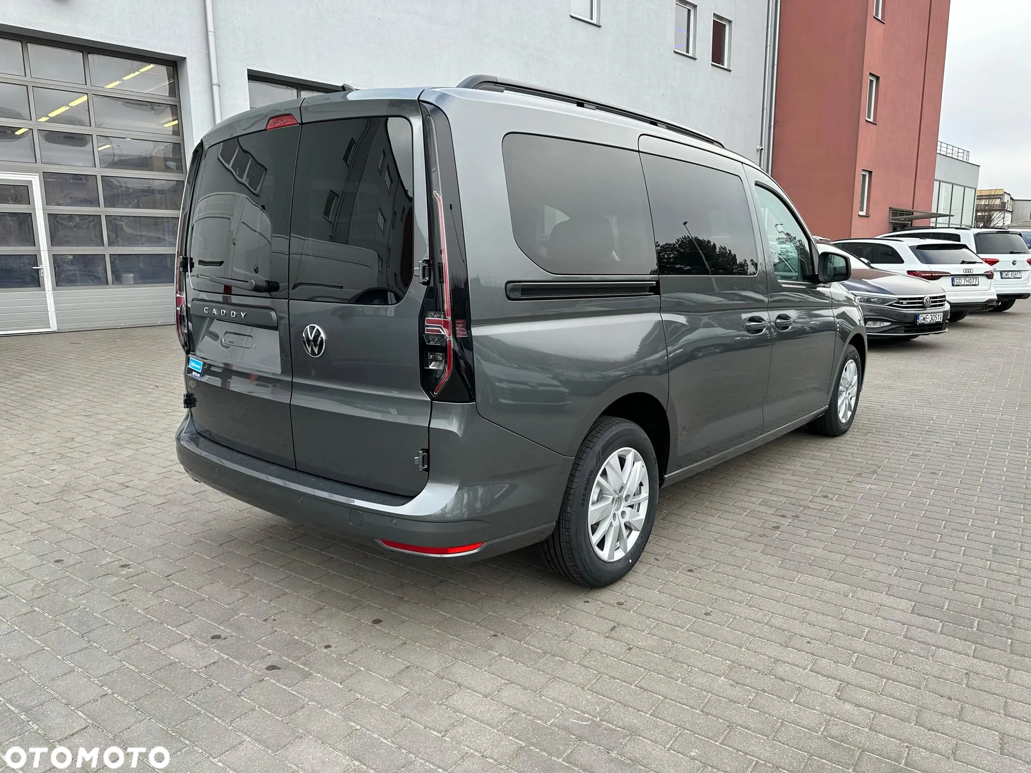 Volkswagen Caddy Maxi 2.0 TDI Life DSG - 4