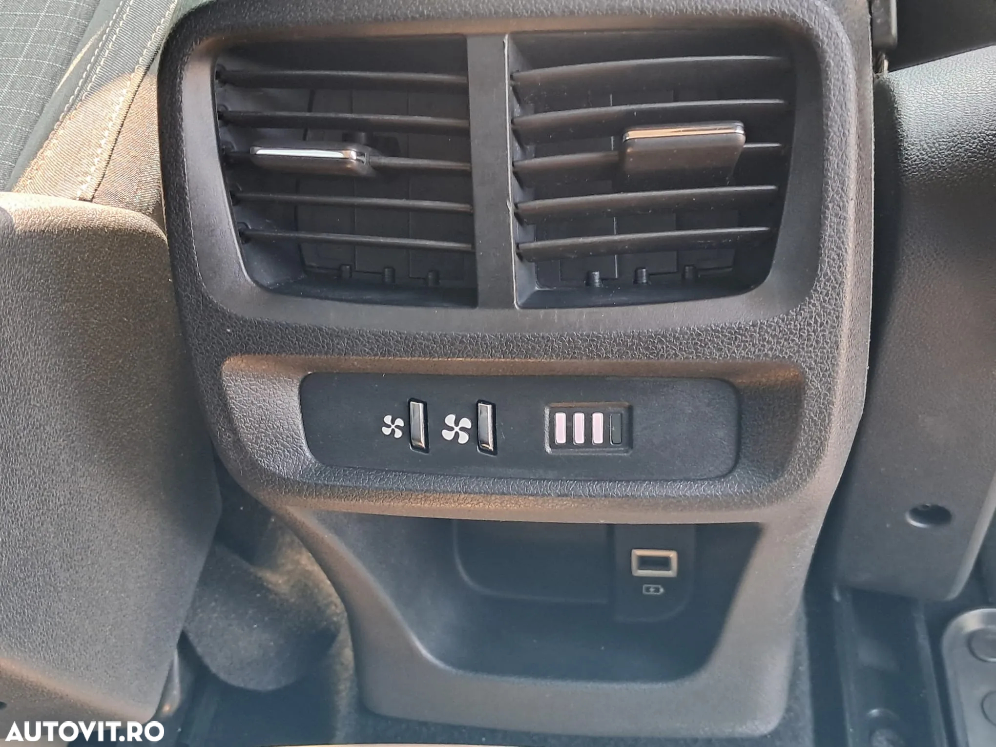Peugeot Rifter - 15
