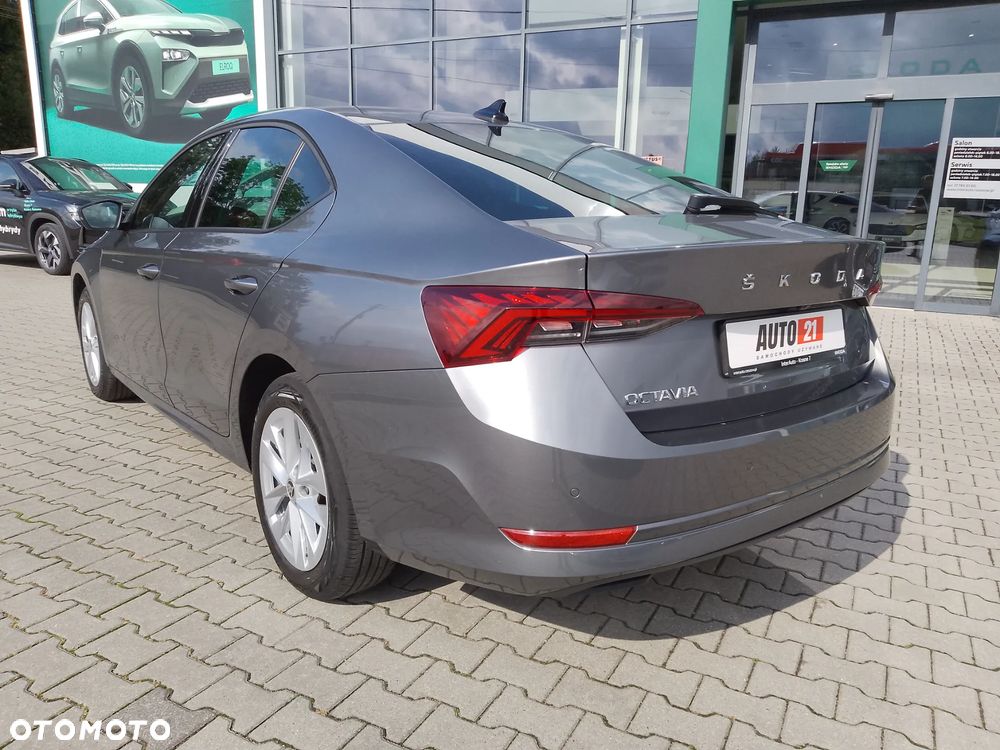 Skoda Octavia 2.0 TDI Ambition DSG - 8