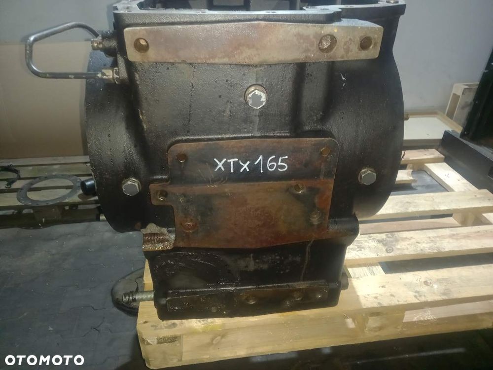 Obudowa tylnego mostu McCormick XTX165 - 5