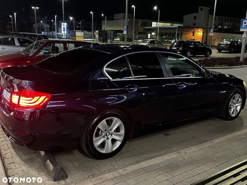 BMW Seria 5 528i - 2