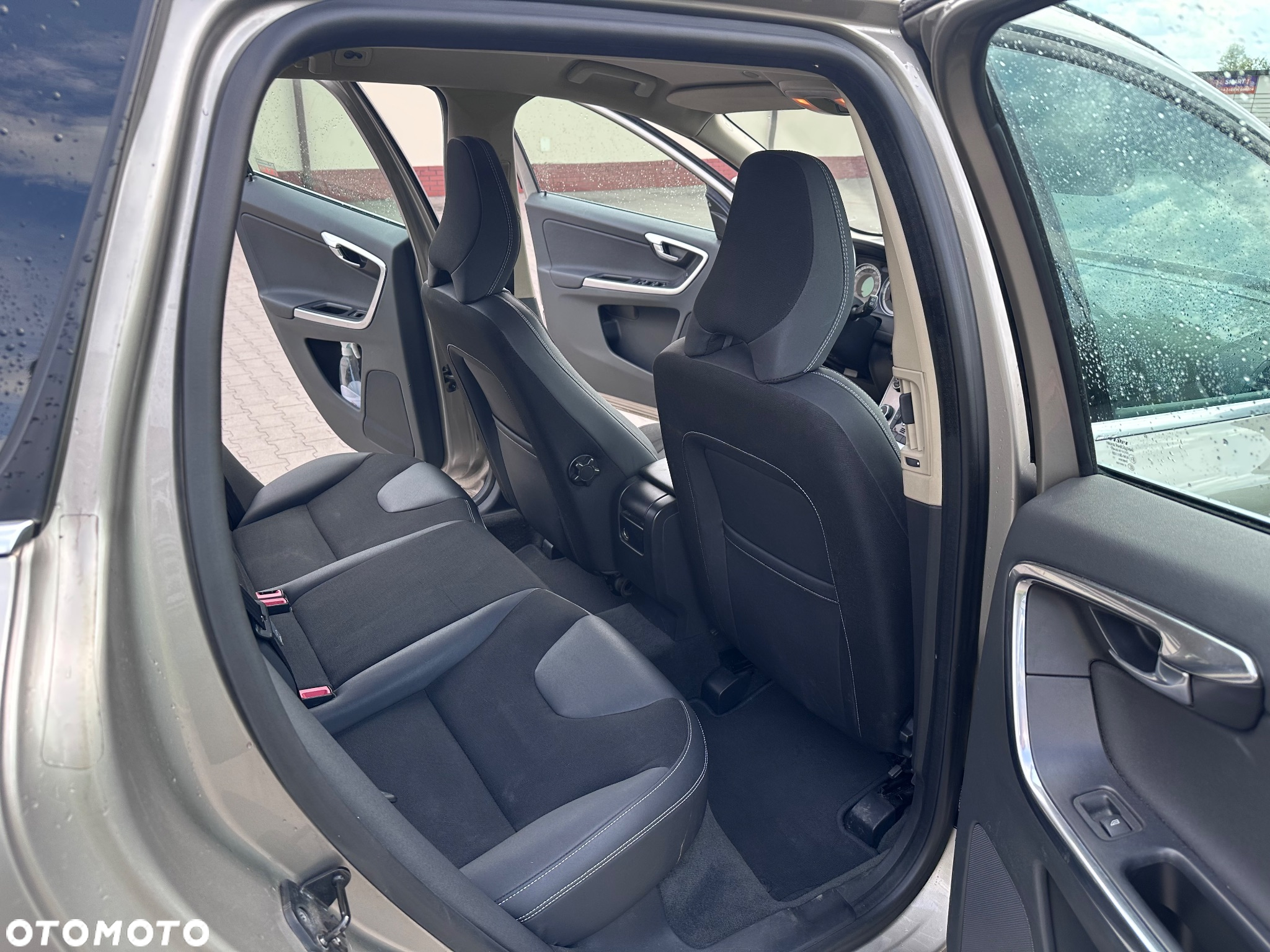 Volvo XC 60 2.4D AWD - 13