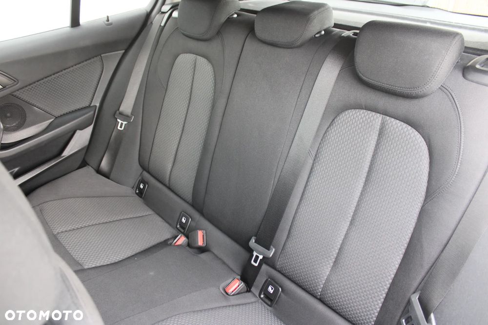 BMW Seria 1 118i - 25