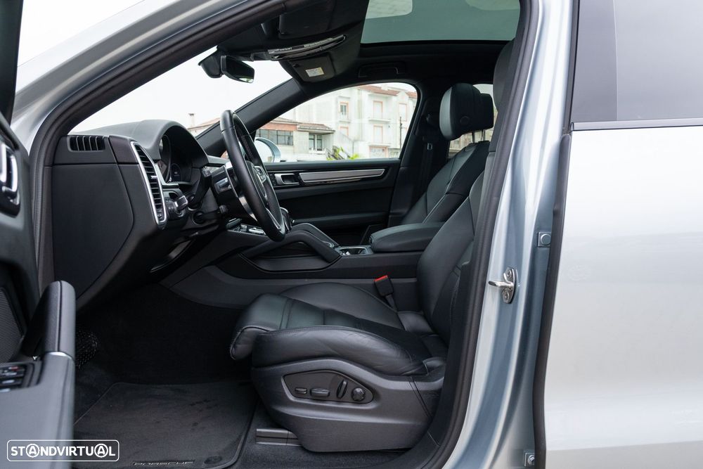 Porsche Cayenne Coupé E-Hybrid - 19