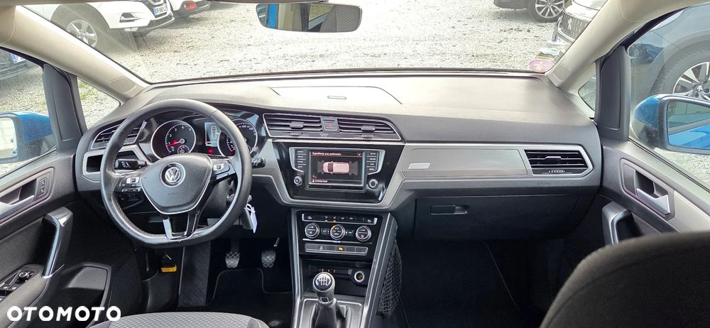 Volkswagen Touran - 28