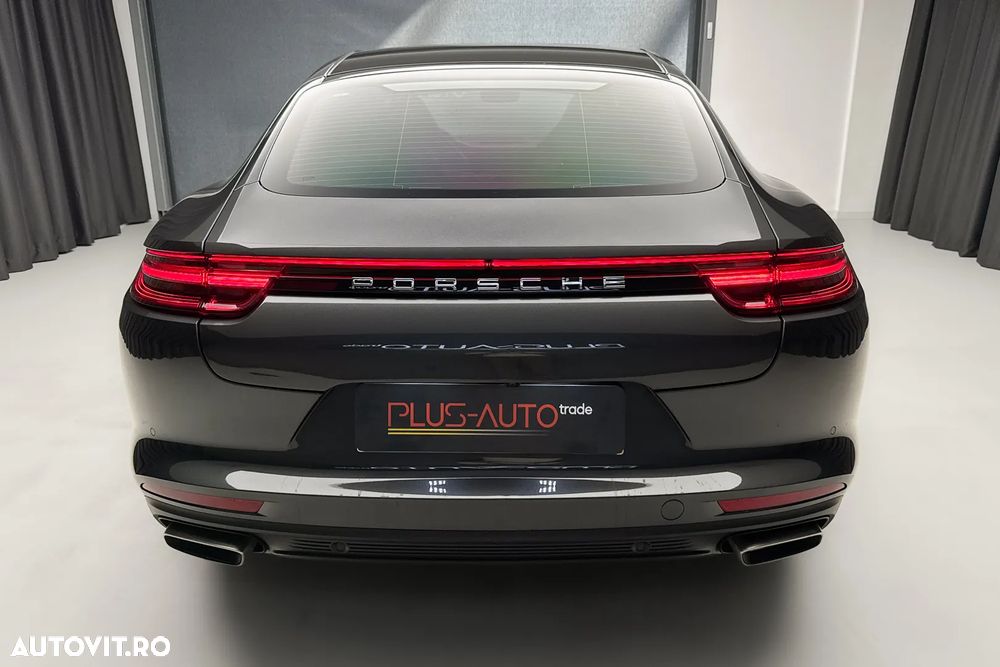Porsche Panamera - 11