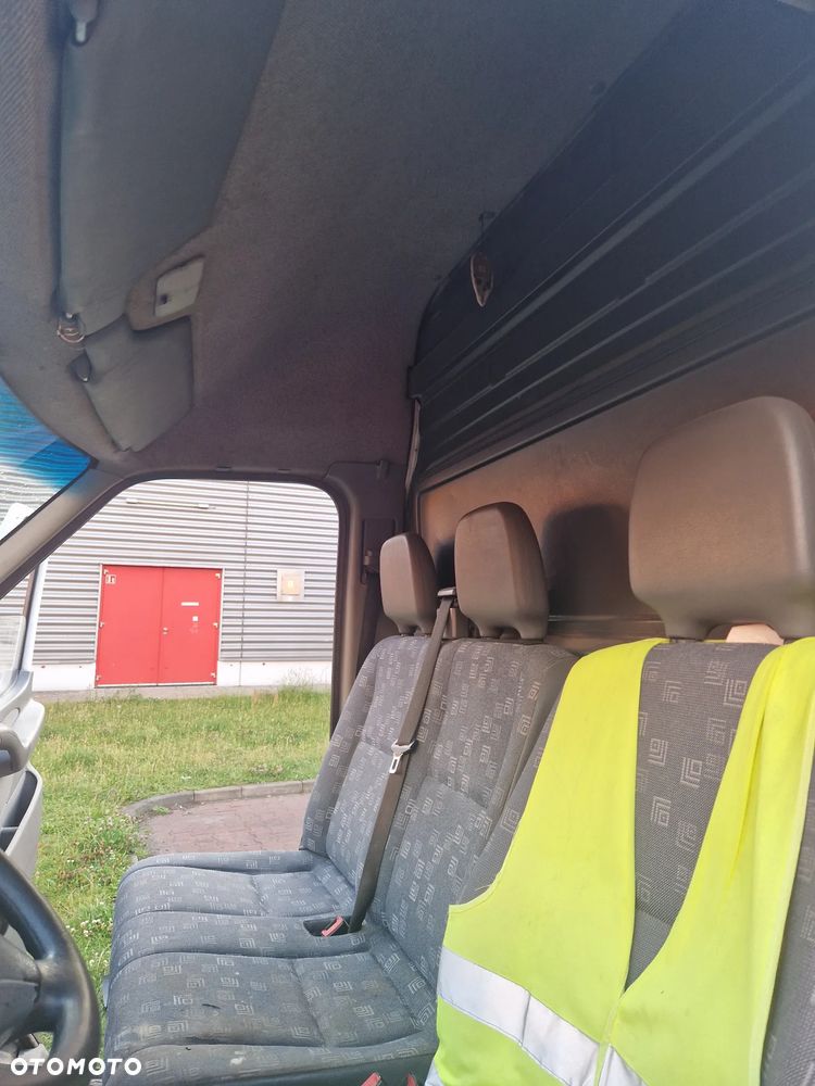 Mercedes-Benz Sprinter - 8