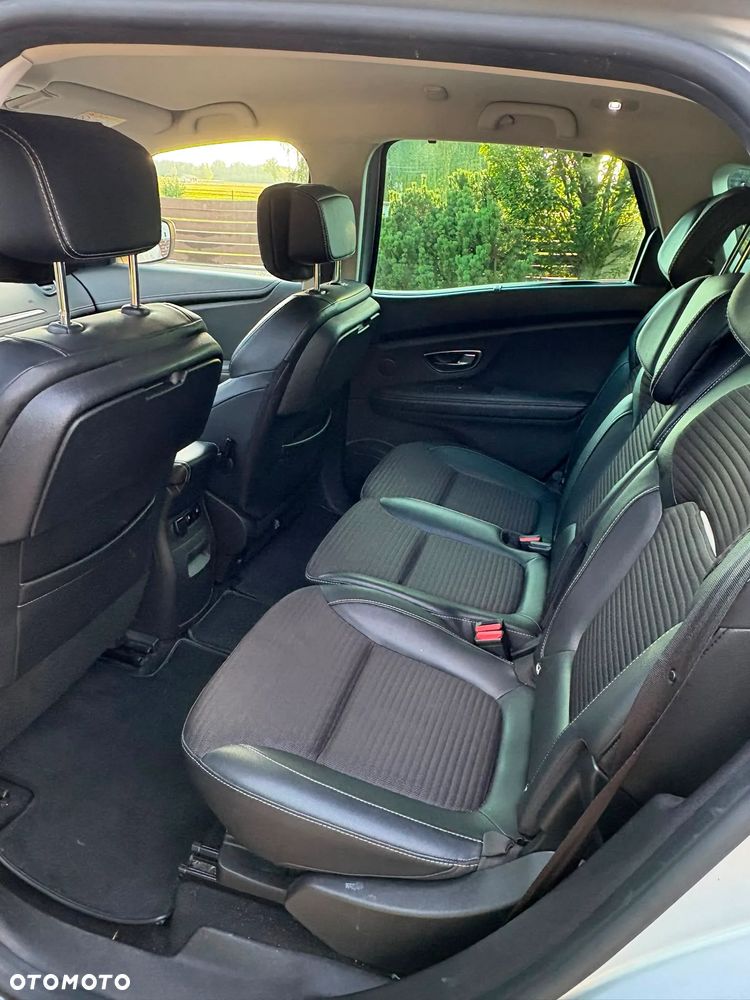 Renault Scenic 1.6 dCi Bose - 9