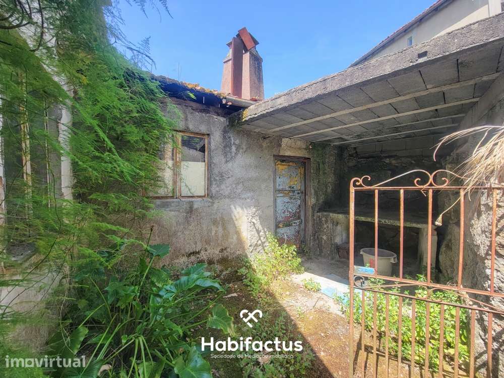 Moradia Isolada T2, para Reconstrução, c/ Varanda e 2 Terrenos á Venda - Grande imagem: 5/29