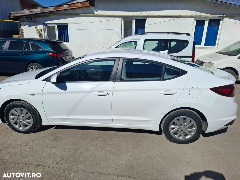 Hyundai Elantra 1.6 MPi Exclusive - 1