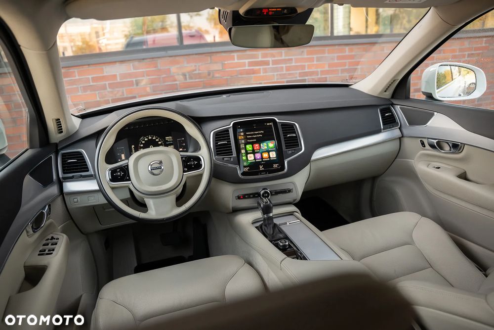 Volvo XC 90 B5 D AWD Geartronic Momentum - 24