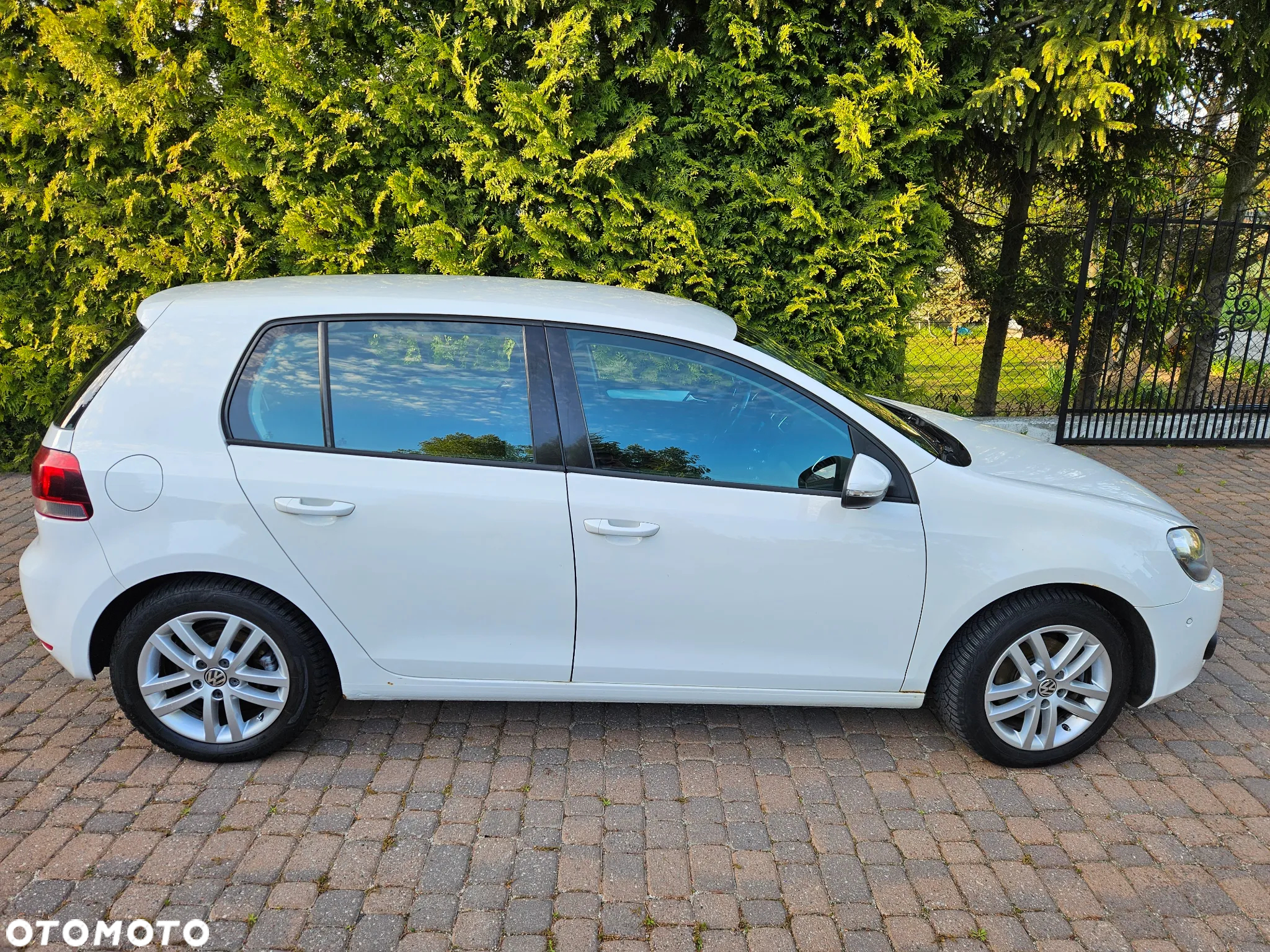 Volkswagen Golf VI 2.0 TDI Comfortline DSG - 4