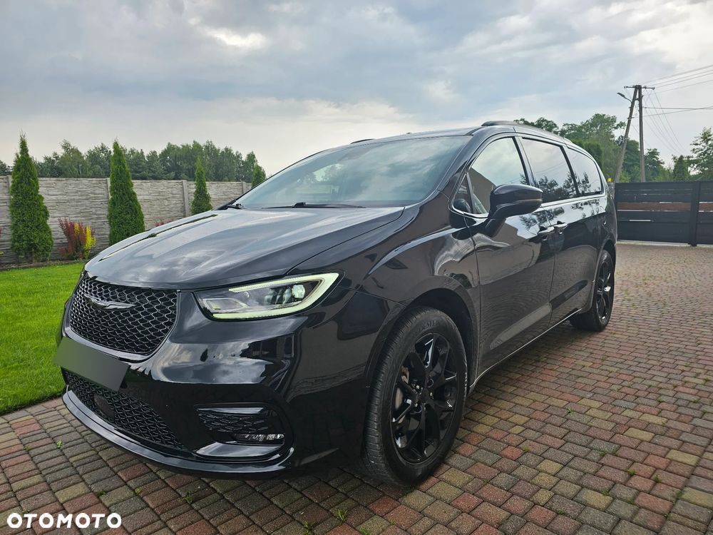 Chrysler Pacifica - 1