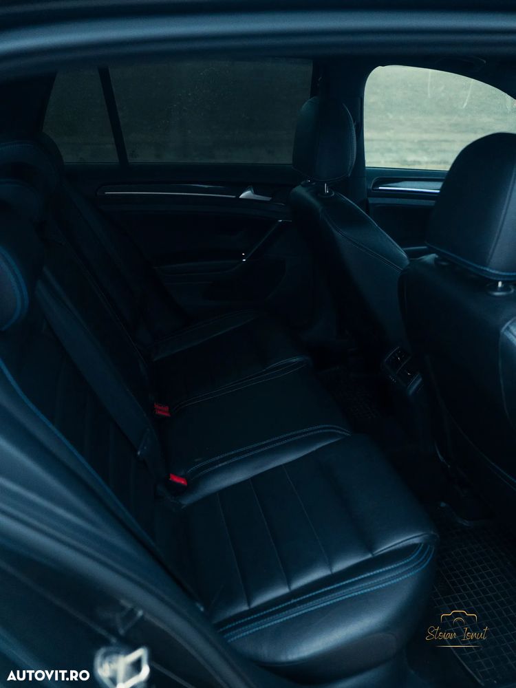 Volkswagen Golf Standard - 13