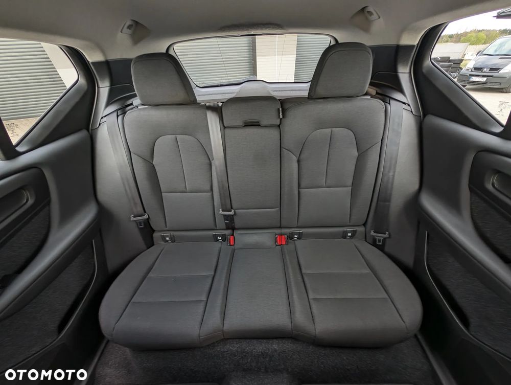 Volvo XC 40 T3 Momentum - 28