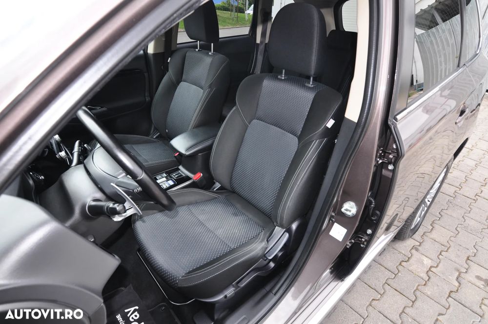 Mitsubishi Outlander PHEV 2.4 L 4X4 Instyle - 7