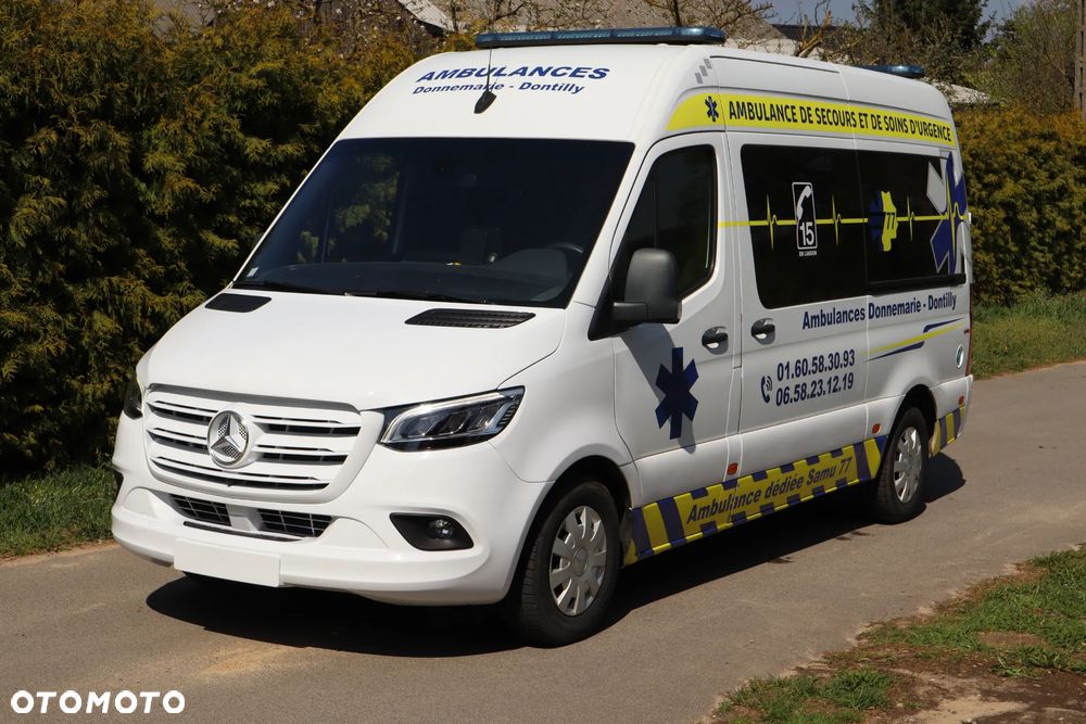 Mercedes-Benz Sprinter 319 - 12
