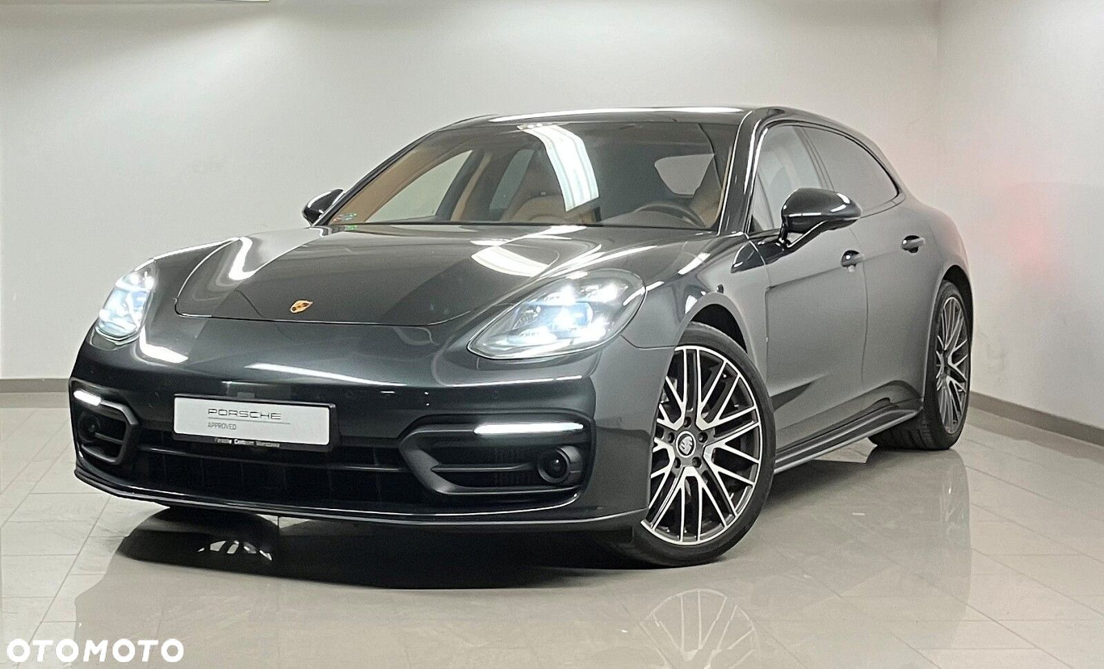 Porsche Panamera - 1